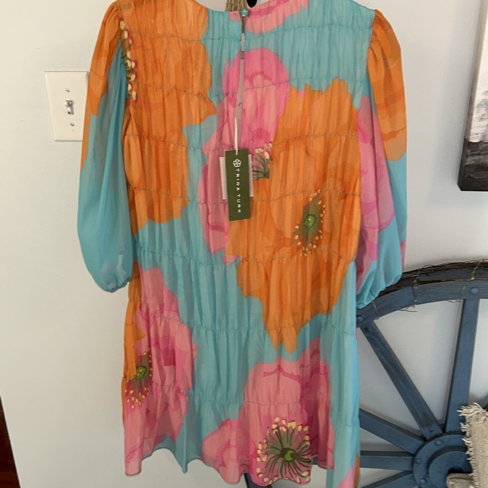 ⭐️NWT Trina Turk Silvery Pleated Swing Dress⭐️ - Picture 4 of 8